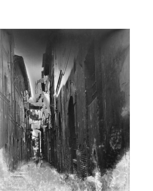 02
Pino Pascali / Vicolo di Napoli, 1965
stampa fotografica ai sali d’argento su carta / gelatin silver print on paper
30x24 cm / Courtesy Fondazione Pino Pascali